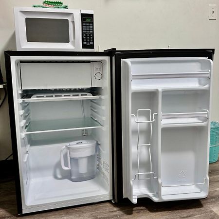 Private Room With Shared Bathroom On The 1St Floor 10 Minutes Walk To University Of Washington Сиатъл Екстериор снимка