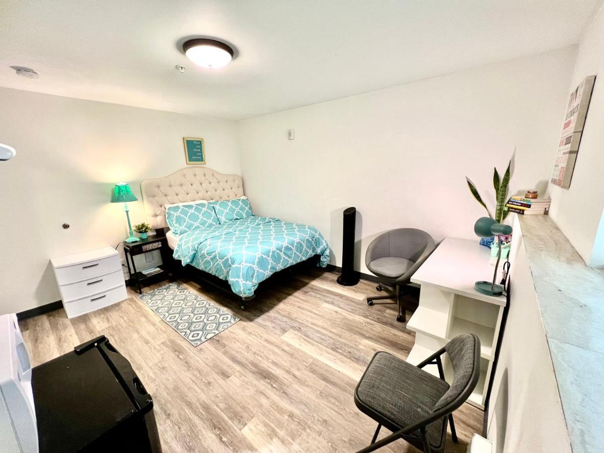 Private Room With Shared Bathroom On The 1St Floor 10 Minutes Walk To University Of Washington Сиатъл Екстериор снимка
