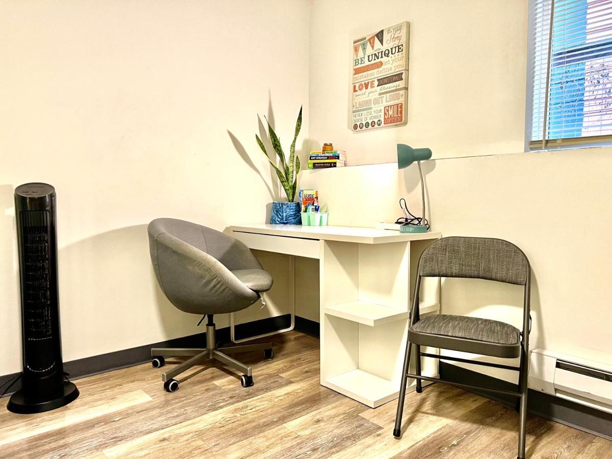 Private Room With Shared Bathroom On The 1St Floor 10 Minutes Walk To University Of Washington Сиатъл Екстериор снимка